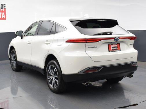 2022 Toyota Venza LE