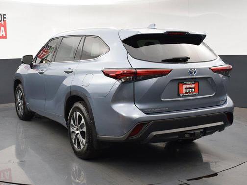 2022 Toyota Highlander Hybrid XLE
