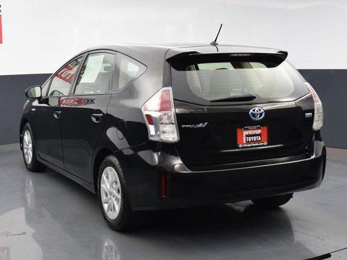 2016 Toyota Prius v Two