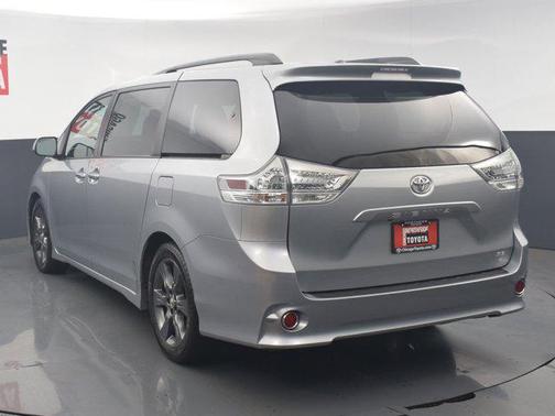 2016 Toyota Sienna SE
