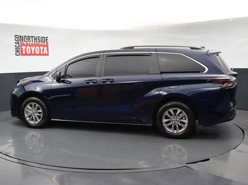 2024 Toyota Sienna LE
