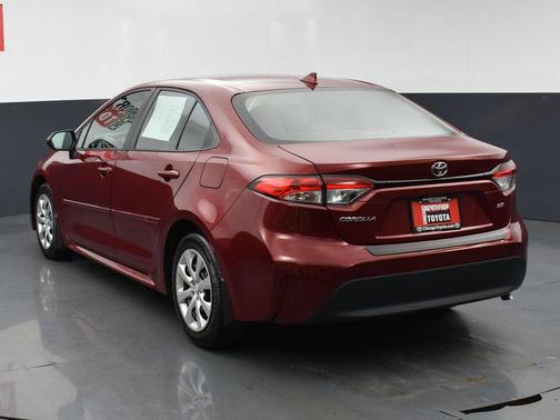 Ruby Flare Pearl 2025 Toyota Corolla LE