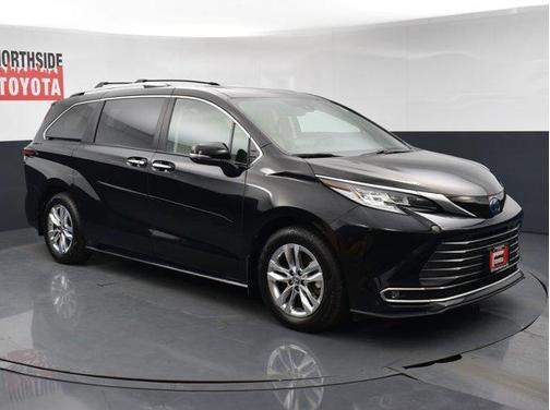 2023 Toyota Sienna Limited