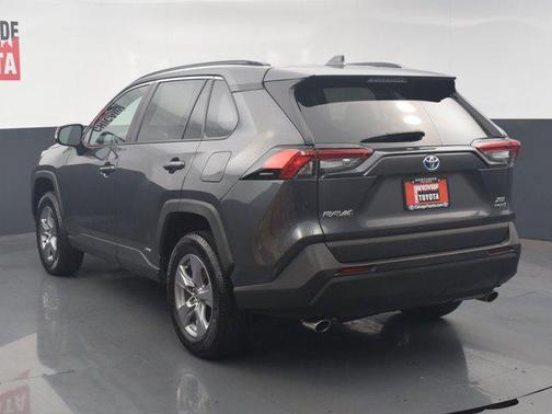 2022 Toyota RAV4 Hybrid XLE