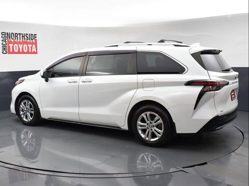 Wind Chill Pearl 2022 Toyota Sienna Platinum