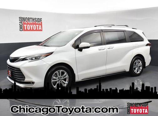 Pearl 2022 Toyota Sienna Platinum