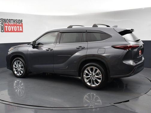 Magnetic Gray Metallic 2024 Toyota Highlander Limited