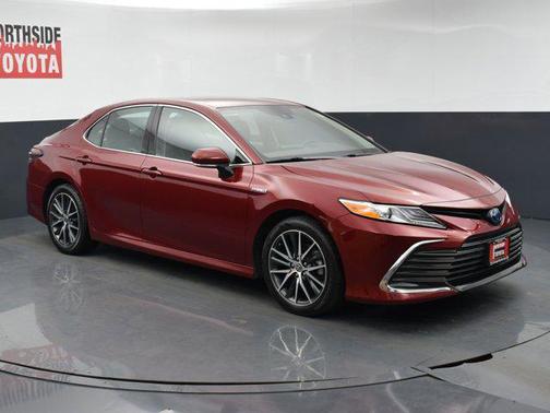 2021 Toyota Camry Hybrid XLE