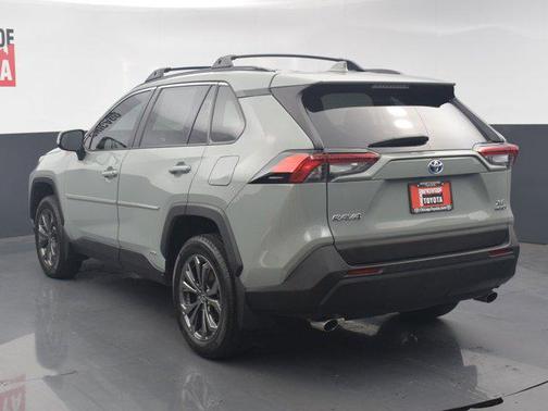 2023 Toyota RAV4 Hybrid XLE Premium