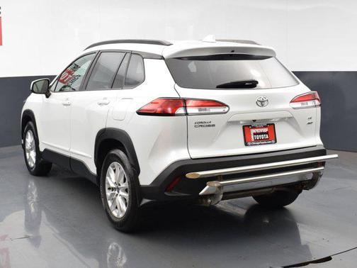 2022 Toyota Corolla Cross LE