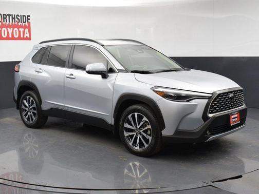 2024 Toyota Corolla Cross XLE