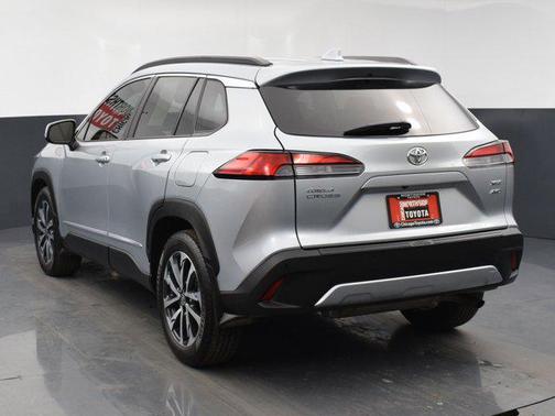 2024 Toyota Corolla Cross XLE