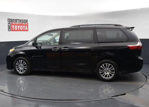 2020 Toyota Sienna XLE