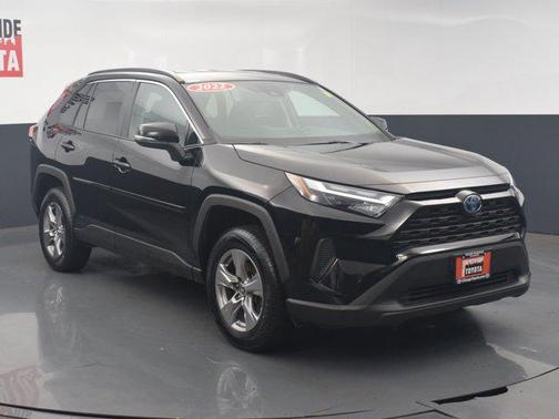 2022 Toyota RAV4 Hybrid XLE
