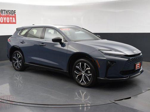 2025 Toyota Crown Signia XLE