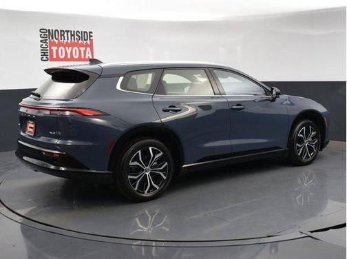 2025 Toyota Crown Signia XLE