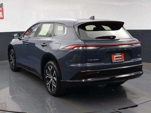 2025 Toyota Crown Signia XLE