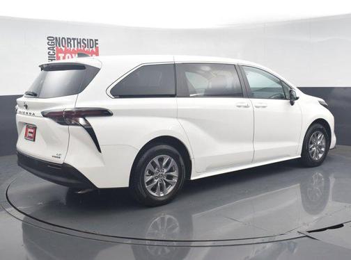 2024 Toyota Sienna LE