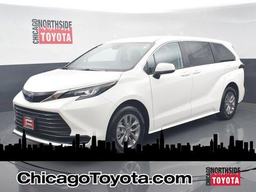 2024 Toyota Sienna LE