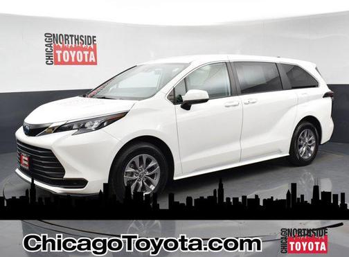 2024 Toyota Sienna LE