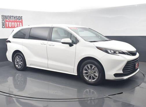 2024 Toyota Sienna LE