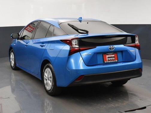 2019 Toyota Prius LE