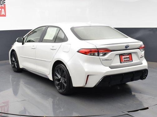 2024 Toyota Corolla Hybrid SE