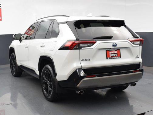 2024 Toyota RAV4 Hybrid SE