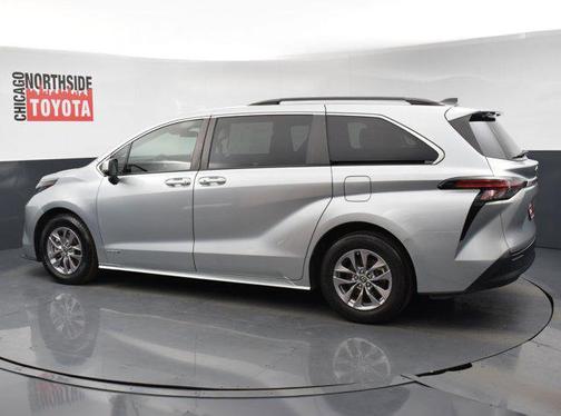 2021 Toyota Sienna LE