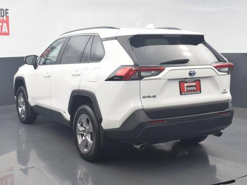 2024 Toyota RAV4 Hybrid LE