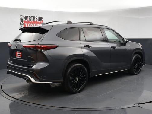 Magnetic Gray Metallic 2023 Toyota Highlander XSE