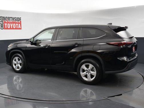 Midnight Black Metallic 2024 Toyota Highlander LE