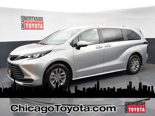 2024 Toyota Sienna LE