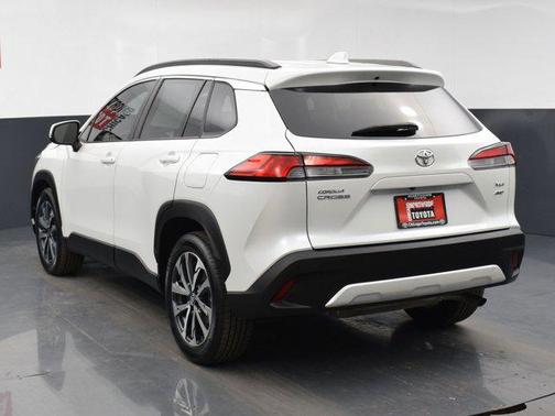 2024 Toyota Corolla Cross XLE