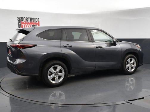 Magnetic Gray Metallic 2024 Toyota Highlander LE