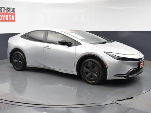 2025 Toyota Prius LE