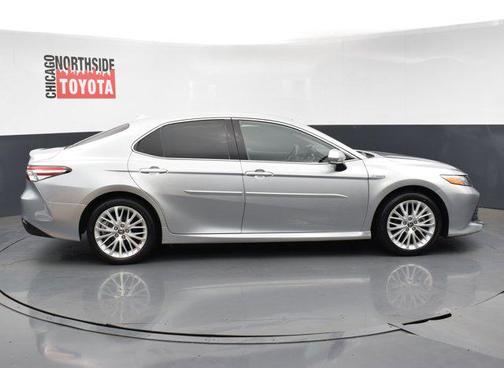 2020 Toyota Camry Hybrid XLE