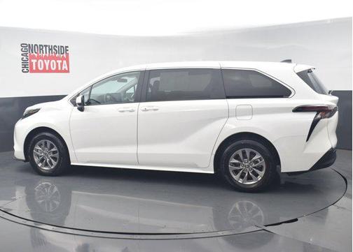2024 Toyota Sienna LE