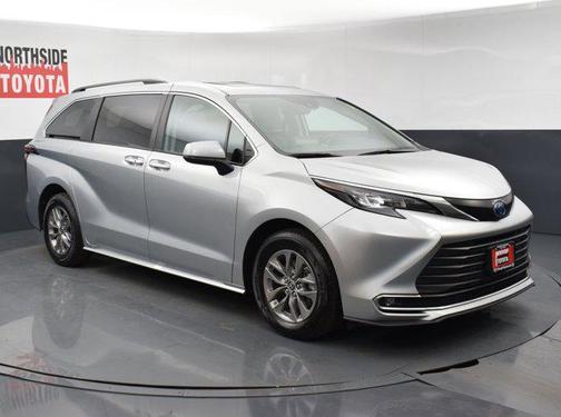 2024 Toyota Sienna XLE