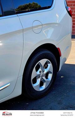 2017 Chrysler Pacifica Touring-L