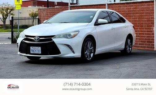 Blizzard Pearl 2016 Toyota Camry SE