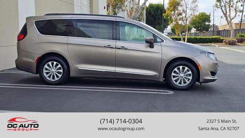 2017 Chrysler Pacifica Touring-L