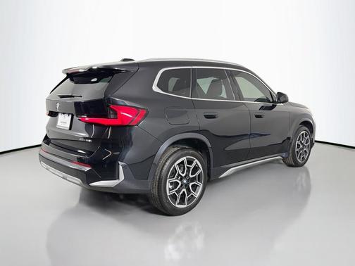 Black Sapphire Metallic 2026 BMW X1 xDrive28i