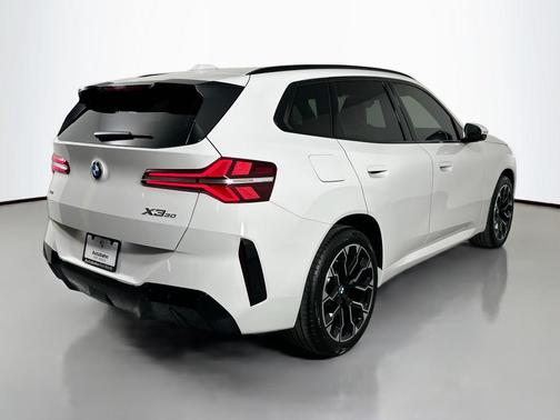 Mineral White Metallic 2025 BMW X3 30 xDrive