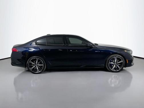 2026 BMW 530 i xDrive