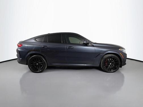 2022 BMW X6 M50i