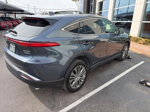 2022 Toyota Venza LE