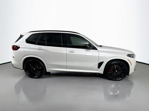 2026 BMW X5 M60i