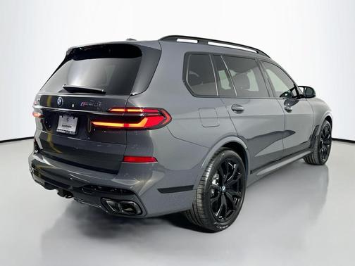 2026 BMW X7 M60i
