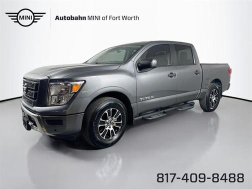 2022 Nissan Titan SV